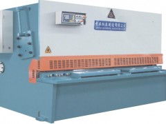 QC12Y系列液壓擺式剪板機 結構、特點與操作指南